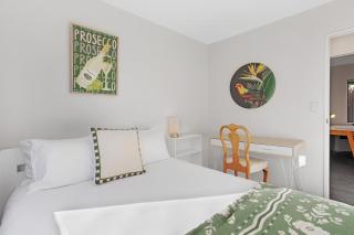 Sun Drenched Comfort close to City Center - 4BR 2BA - Auckland - 6