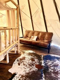 Gorgeous Wild Horse Tipi Near West Yellowstone - 4