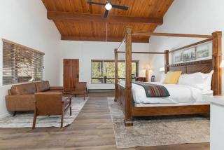 Camp Nelson Lodge Room 10 - 1