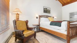 Camp Nelson Lodge Room 6 - 6