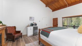 Camp Nelson Lodge Room 6 - Ponderosa - 3
