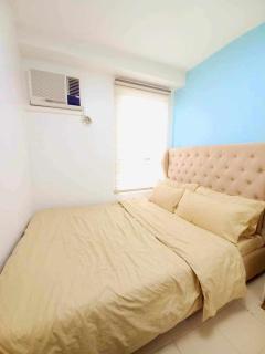 AURUM HOLISTAY DECA HOMES 2BR UNIT with FREE CAR PARK - Manila - 7