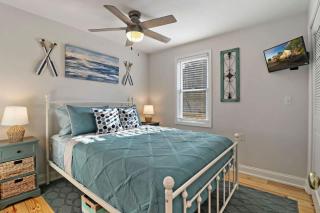 Cute & Cozy Lakeview House on Chain O Lakes with Hot Tub Option - Fox Lake - 1