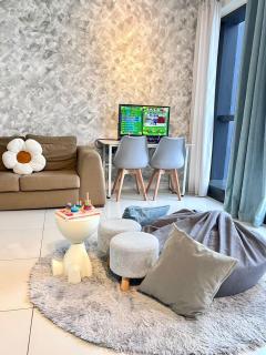 Gathering 13-15pax Kids Friendly Near to SunwayPyramid 3R3B Soccer Table, Game Console, 5G WiFi Android Projector, Board Games 华人房东 - Petaling Jaya - 3