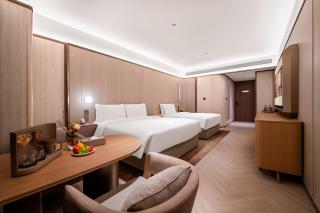 Crystal Hotel Qingdao The Mall of Splendors - Qingdao - 1