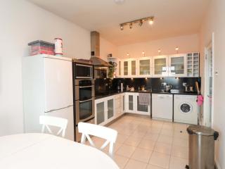Sea Views No 8 Plas Darien - Holyhead - 2