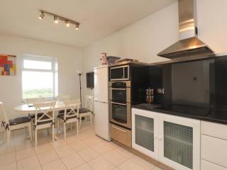 Sea Views No 8 Plas Darien - Holyhead - 1