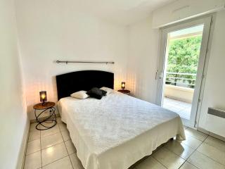Confortable T2 Résidence Calme avec Balcons et Parking - FR-1-479-233 - 4