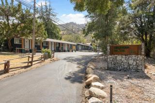 The Belle Sequoia Motel RM9 - Three Rivers - 6