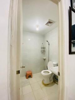 Fully Furnished Studio Type Room with Parking Near Splash Island, Enchanted Kingdom, and Southwoods for Rent Can be long term or short term - Sampong - 6