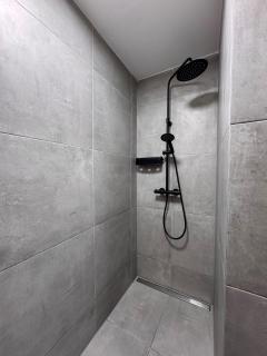 NEW! Villa River Centrally located - 1