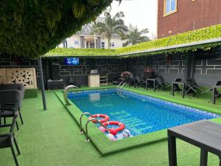 Triple J Universal Hotel and Suites - Asaba - 4