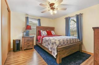 Gorgeous Nautical Lake House Chain O' Lakes with Hot Tub Option - - 7