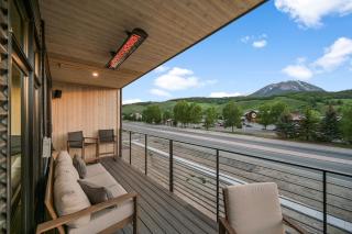 4-Season Modern Mountain Penthouse with Private Hot Tub & Scenic Views - 1