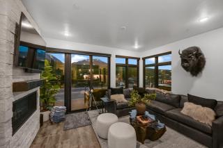4-Season Modern Mountain Penthouse with Private Hot Tub & Scenic Views - 8