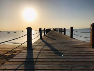 5BDR Modern Beachside Retreat in Einbay l 2nd Row - Ain Suchna - 9