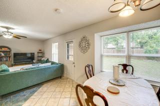 11 Mi to Lewisville Lake Family Home in Denton - Denton - 4