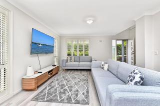 Seaspray Haven, 10 Seaspray Ave - air con, complex pool, Wi-Fi, Linen - Nelson Bay - 8