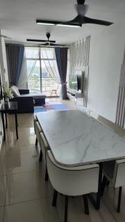 Sadiyra Homestay Putrajaya sebelah Tasik Putrajaya dan Alamanda Mall - Putrajaya - 1
