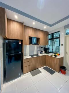 Paradigm Platino Marvel 3BR 10PAX - Johor Bahru - 1