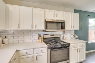 17 Mi to Dtwn Austin Family Home with Patio! - 2