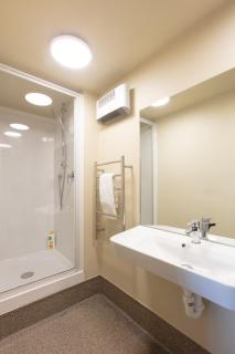 Lakefront Super King Studio in Queenstown CBD! - Queenstown - 6