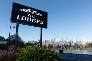 Lakefront Super King Studio in Queenstown CBD! - Queenstown - 3