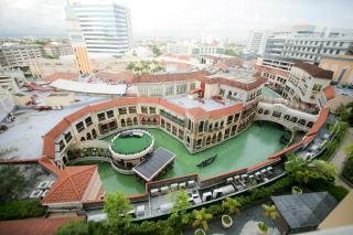 Venice Grand Canal View Condo - Manila - 2