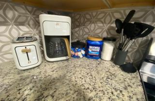 Spacious 3 Bedroom , 1 Bath House Pet friendly - 3
