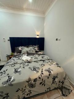 Résidence Béthel, Logpom- Groupe électrogène, Eau chaude, WiFi, Gardien, Parking - Douala - 7