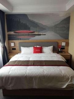 Thank Inn Plus Hotel Xinjiang Urumqi Tianshan District Bingtuan Erzhong - Ürümqi - 1