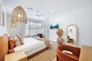 Cinema Pool Pets 4b2b Bargara Headlands - 3