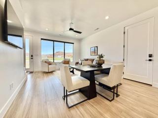 Modern Luxury Townhome near Zion and Bryce Canyon - Kanab - 2