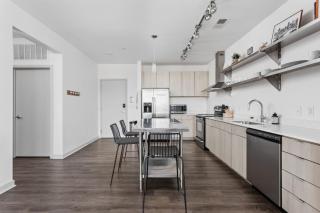 CozySuites Modern 2BR in Bottleworks Indy #1 - 1