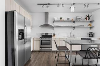 CozySuites Modern 2BR in Bottleworks Indy #1 - 1