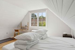 Holiday Bliss In Sandvig With Sea View - Allinge-Sandvig - 1