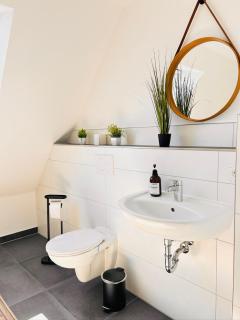 CLUBHAUS 6 - gemütliche DG-Wohnung mit Balkon, Badewanne & Netflix - 2