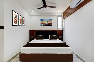 Hotel O Shubh Sankalp - Ahmedabad - 8