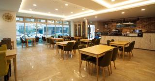 A-One Hotel - 9