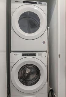 Spacious 3-bed,3bath, King Beds, Tv ,washerdryer - 2