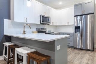 Spacious 3-bed,3bath, King Beds, Tv ,washerdryer - 7