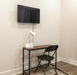 City 3bed3bathkingbedsstreetparking -wd - 2