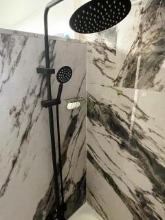 Shiraz Suite - Calgary - 3