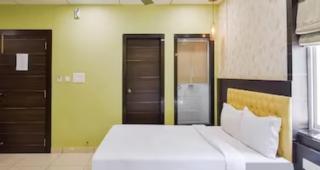 HOTEL ROYAL CROWN PURI Near Jagannath Temple & Puri Beach -Fully Air Conditioning -Restaurant -Free Wi-Fi -Parking -Room Service -Best Premium Hotel In Puri - Puri - 4