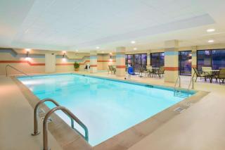 Hampton Inn Mt. Vernon - - 7