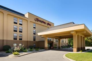 Hampton Inn Mt. Vernon - - 2