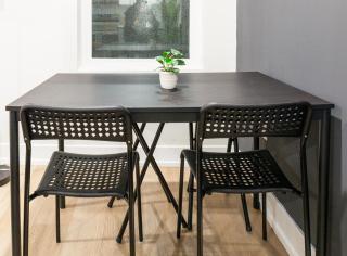 Deluxe 3-bdrm Oasis Dtparking,sleeps8,wifi,wd - 8