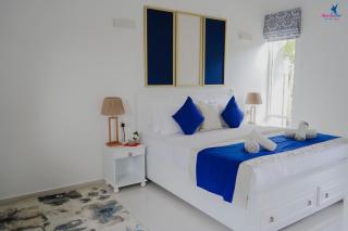 Hummingbird Lake Villa- Kandy - 6