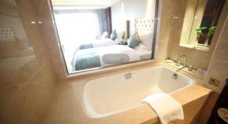 Grand Palace Resort - - 4