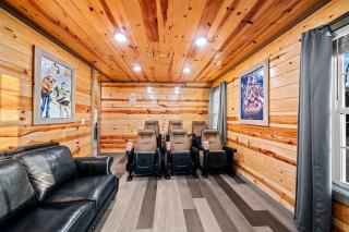 Glorious Wooden Cabin with Swimming Pool in Pigeon Forge, Tennessee - Pigeon Forge - 5